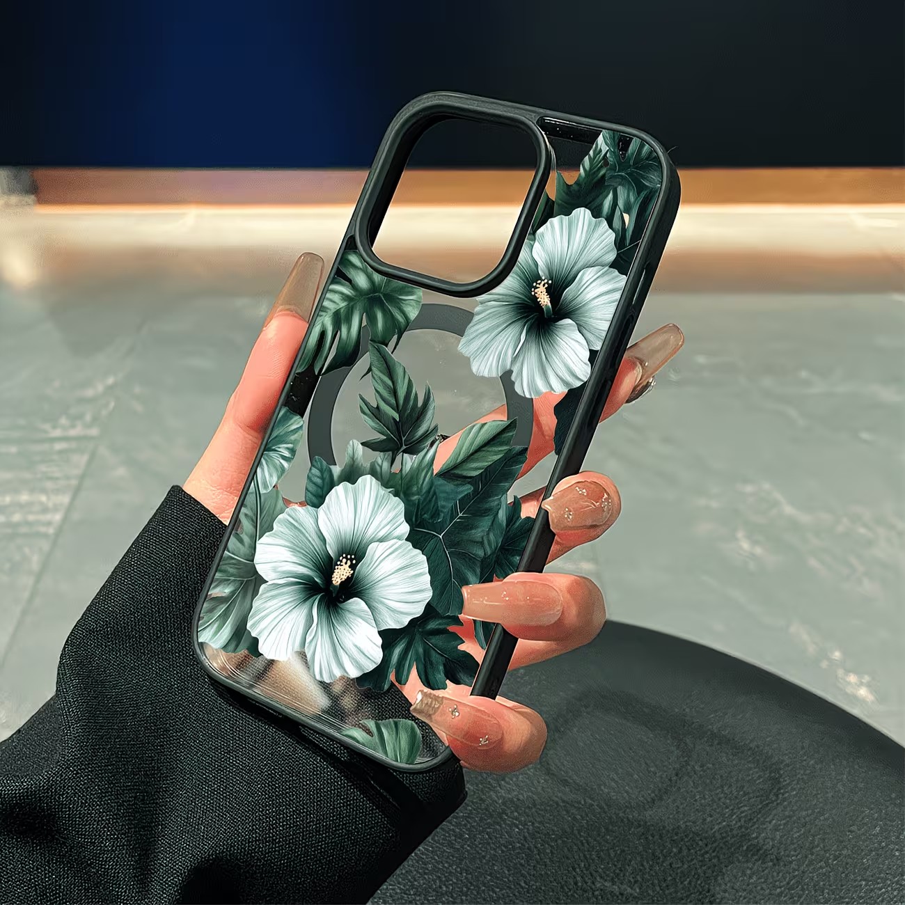 グリーンフローラルプリントのiPhoneケース iPhone - Phone Accessories Magnetic のレビューと価格